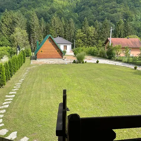 Chalet Drvena Kucica